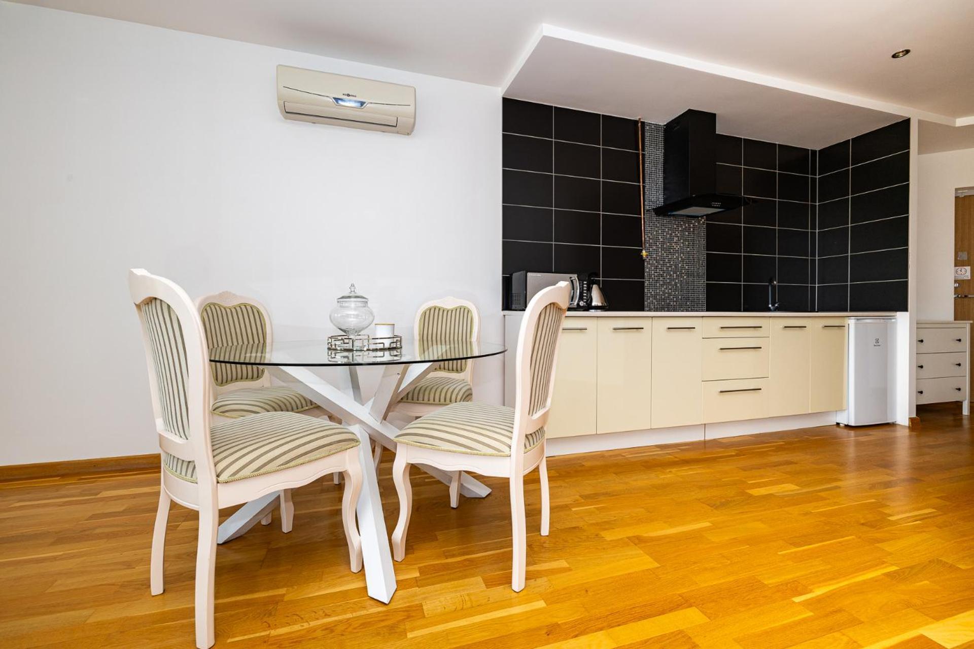 Elija Swan-Toy Apartments Sventoji Ngoại thất bức ảnh